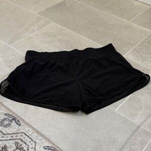 Athleta Mesh Racer 4” Black Athletic Shorts